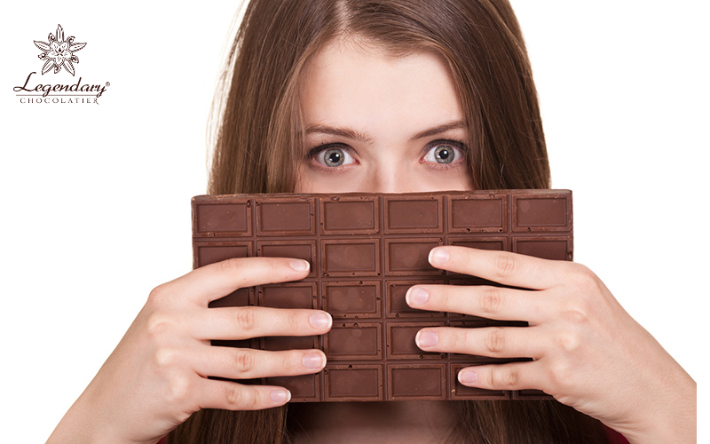 Ăn socola có bị nổi mụn không?